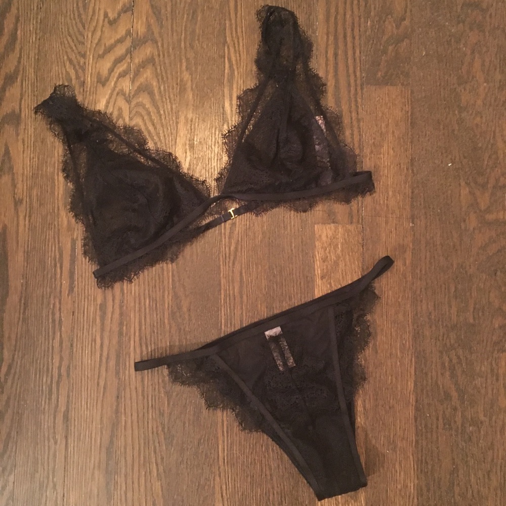 SALE Victoria’s Secret Sexy Lace Bralette Panty Set Med